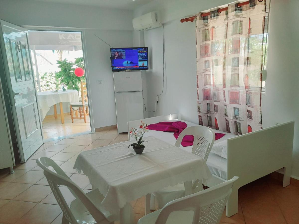 Gb Rooms Ksamil Esterno foto